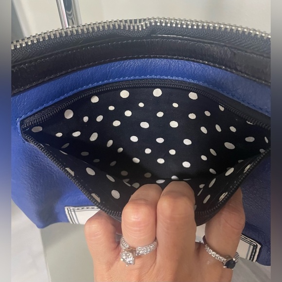 🍂 Brighton paparazzi Patent Leather Crossbody Blue and White - Picture 7 of 9